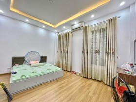 Người nhà nhờ bán, bán nhà lô góc 4 tầng mặt ngõ ô tô tránh, kinh doanh sầm uất phố Vương Thừa Vũ